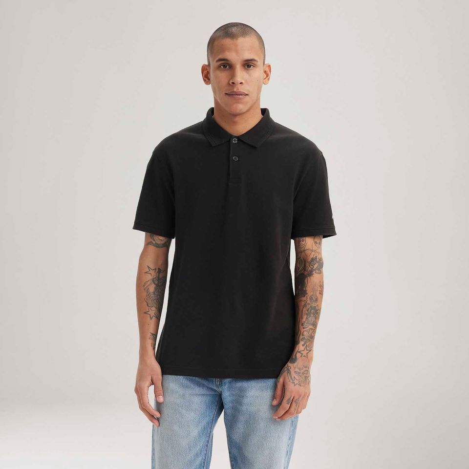 Polo Levi's® Standard Preta Manga Curta