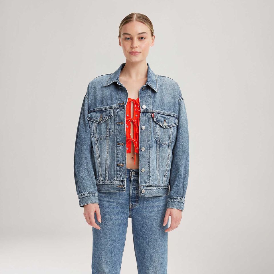 Jaqueta Jeans Levi's® 90s Trucker Lavagem Clara com Desgaste