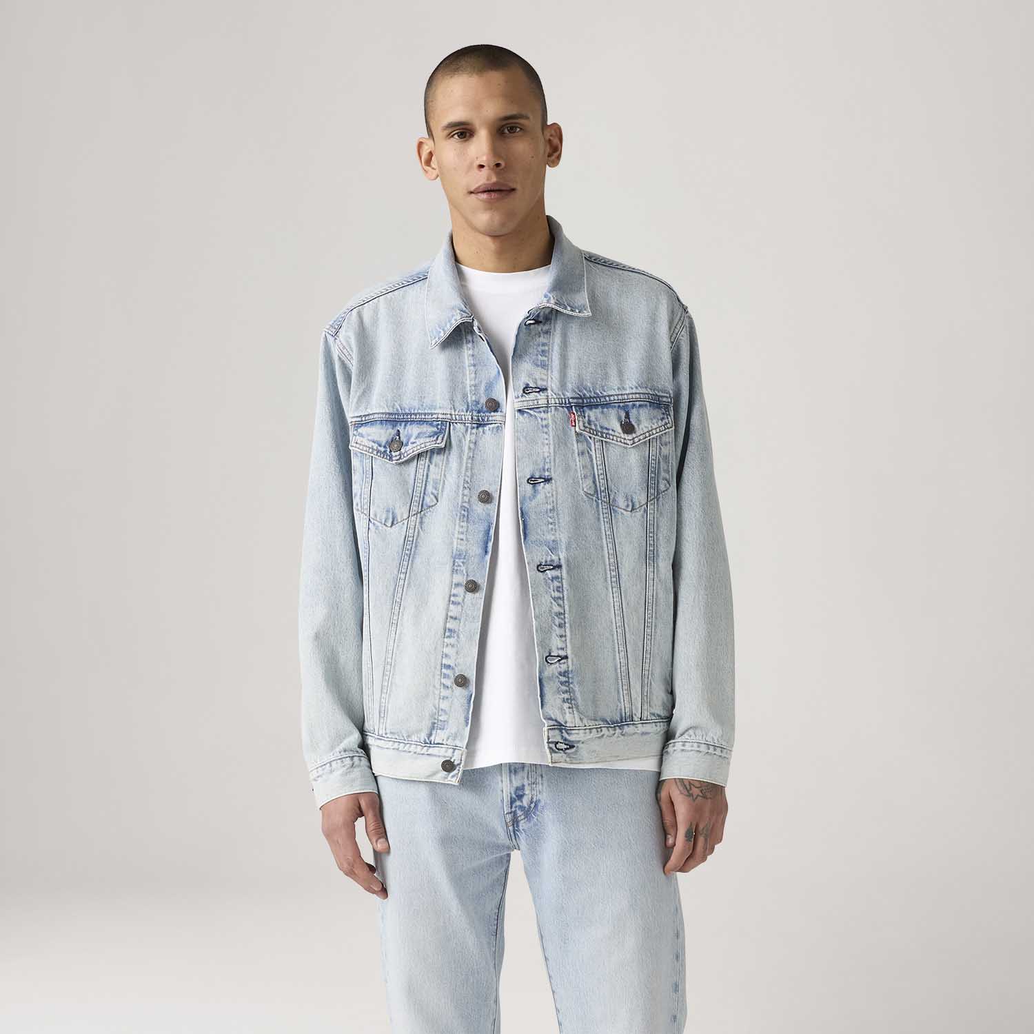 Jaqueta Jeans Levi's® Trucker Relaxed Lavagem Clara