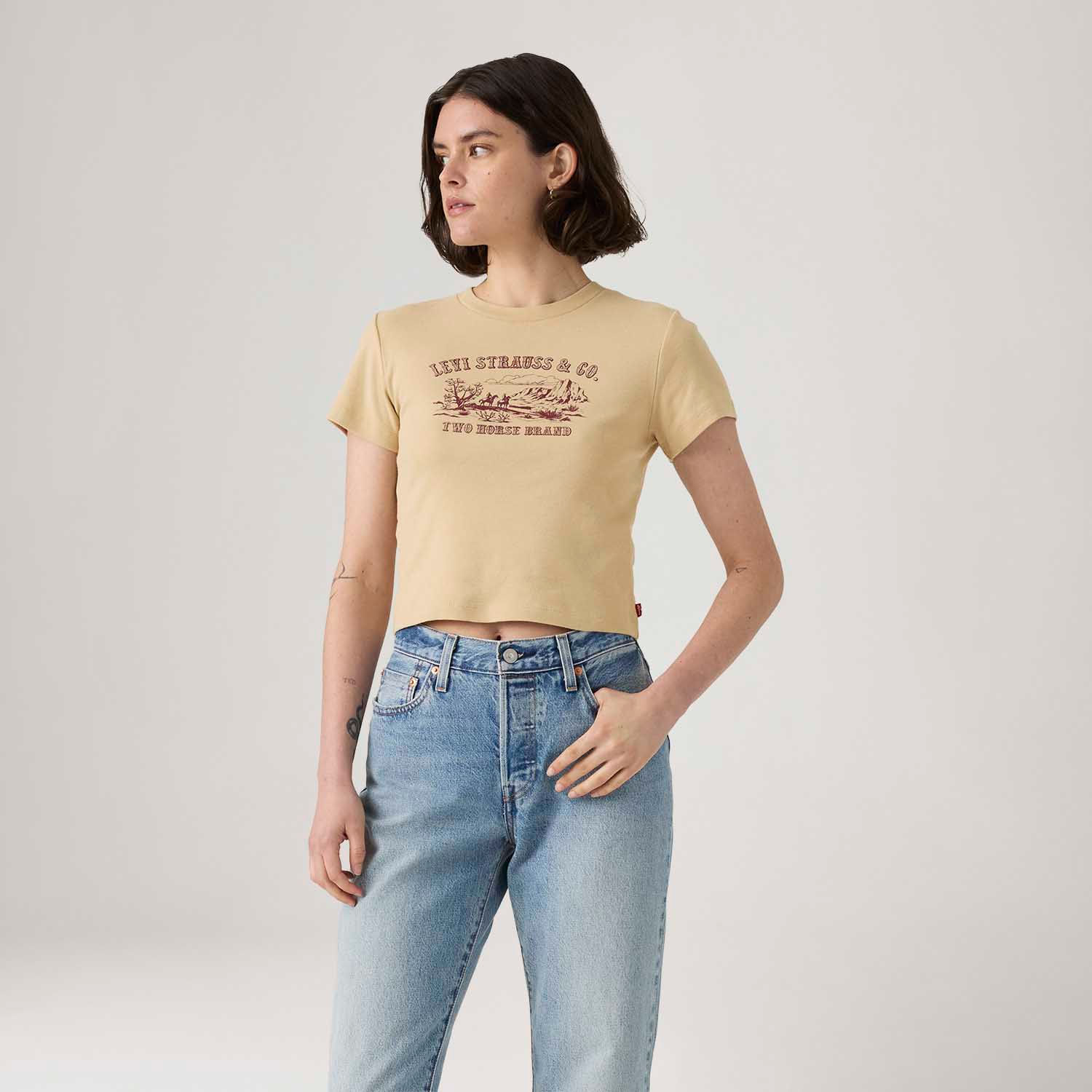 Camiseta Levi's® Essential Sporty Tee Bege — Levi's