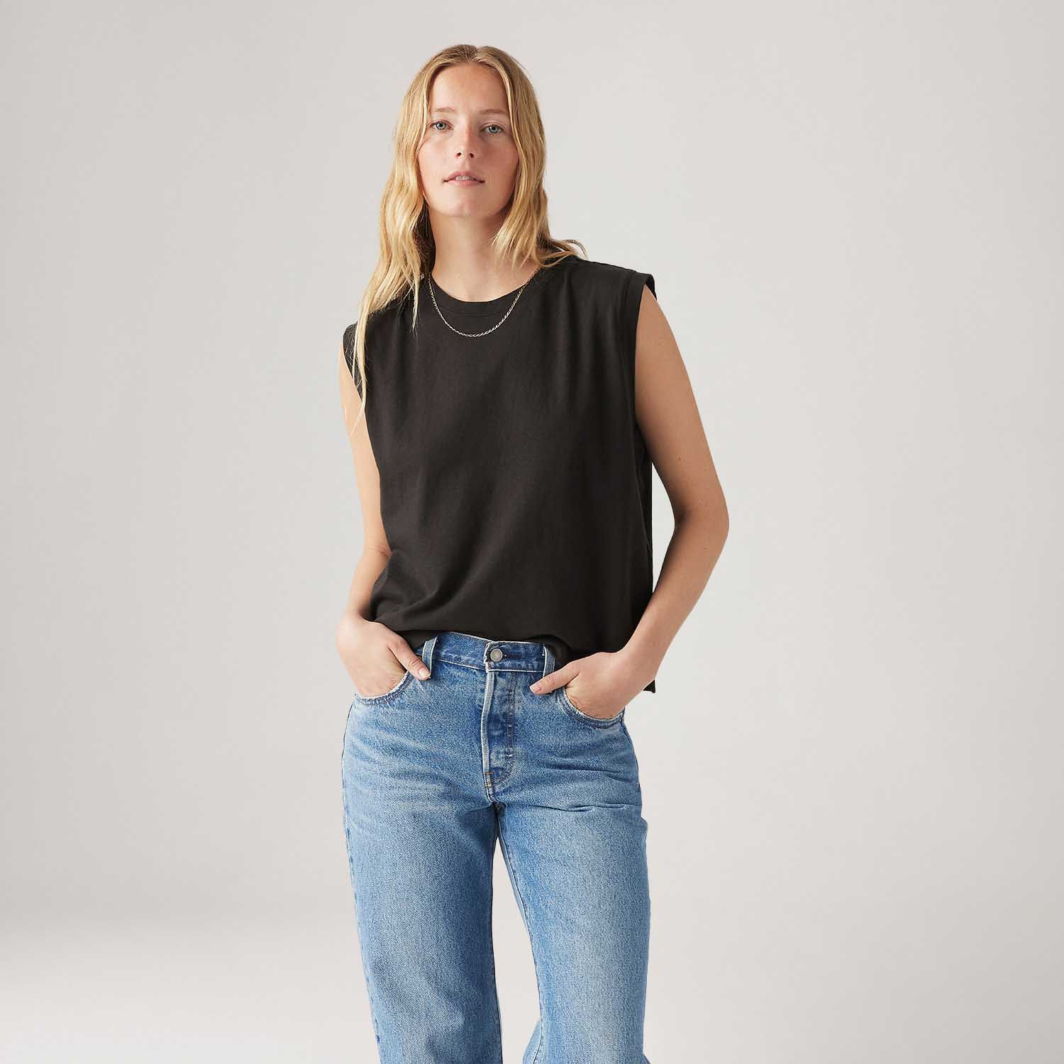 Camiseta Levi's® Muscle Tee Boxy Tank Preta — Levi's