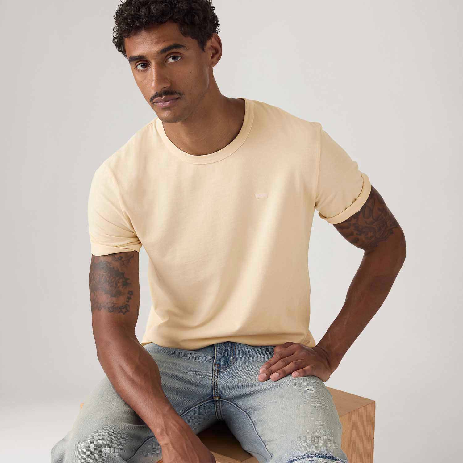 Camiseta Levi's® Original Tee Amarelo Claro Manga Curta