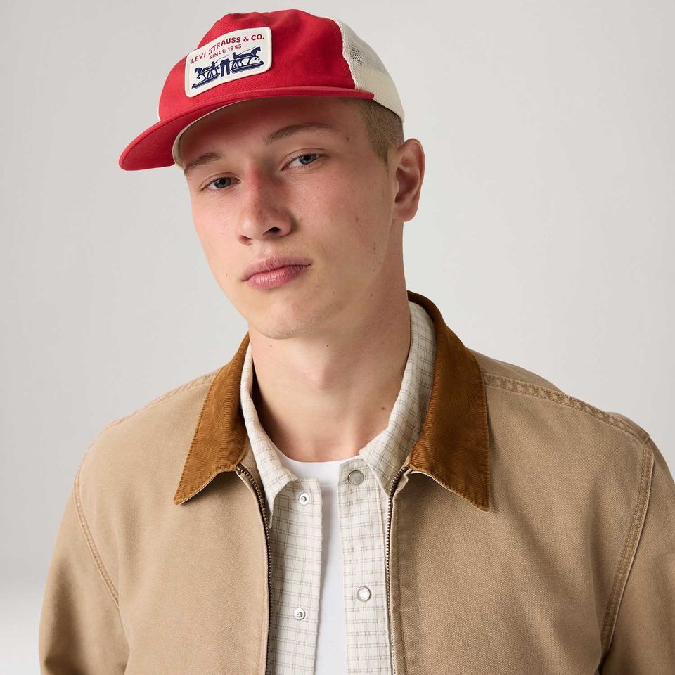 Boné Levi's® Pres Trucker Vermelho